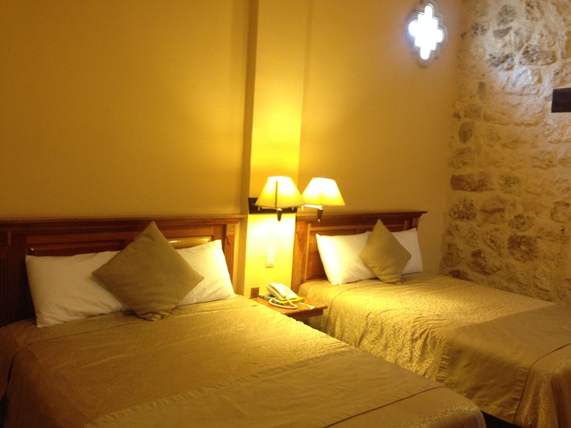 Cancun International Suites Екстериор снимка
