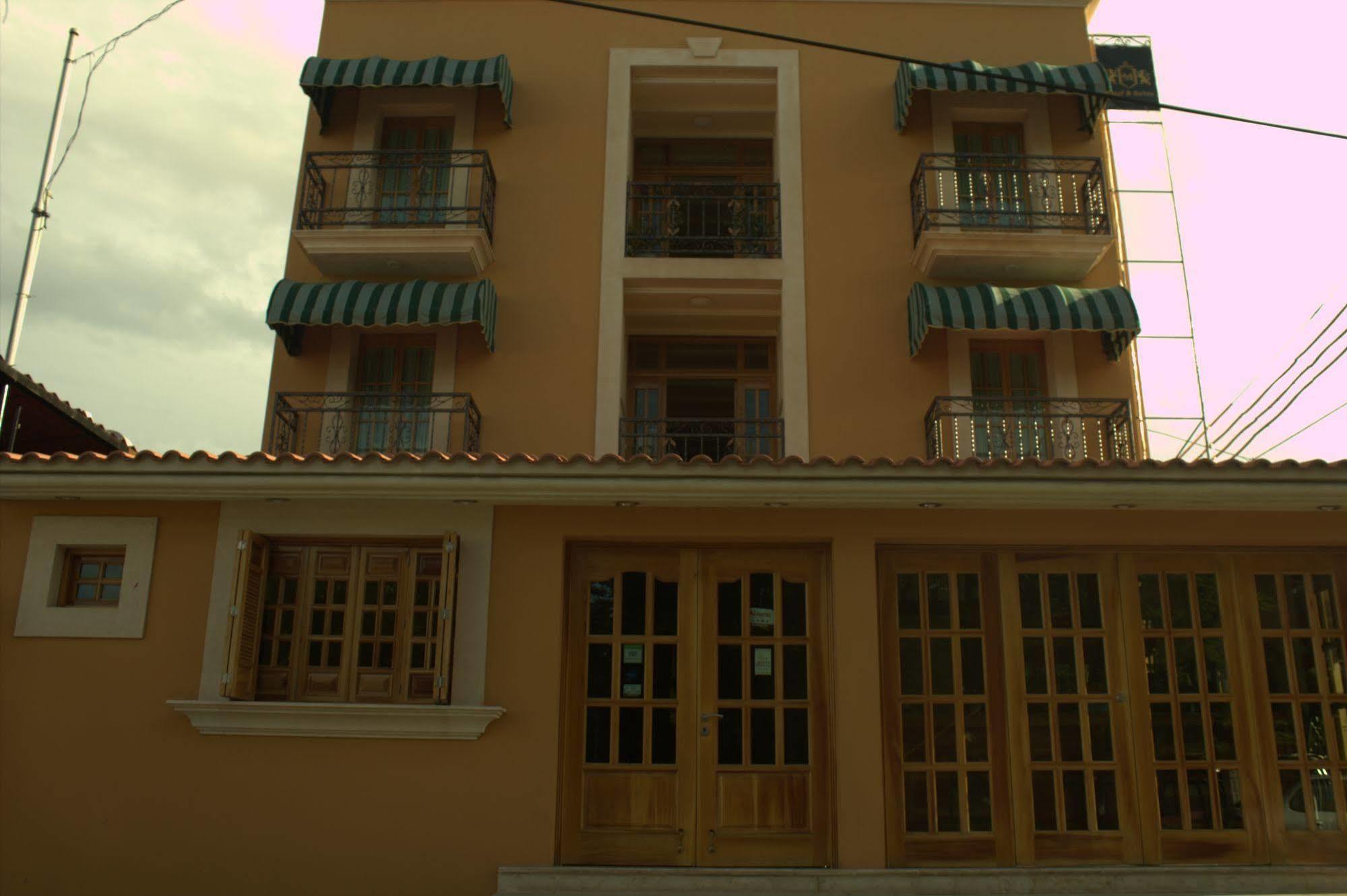Cancun International Suites Екстериор снимка